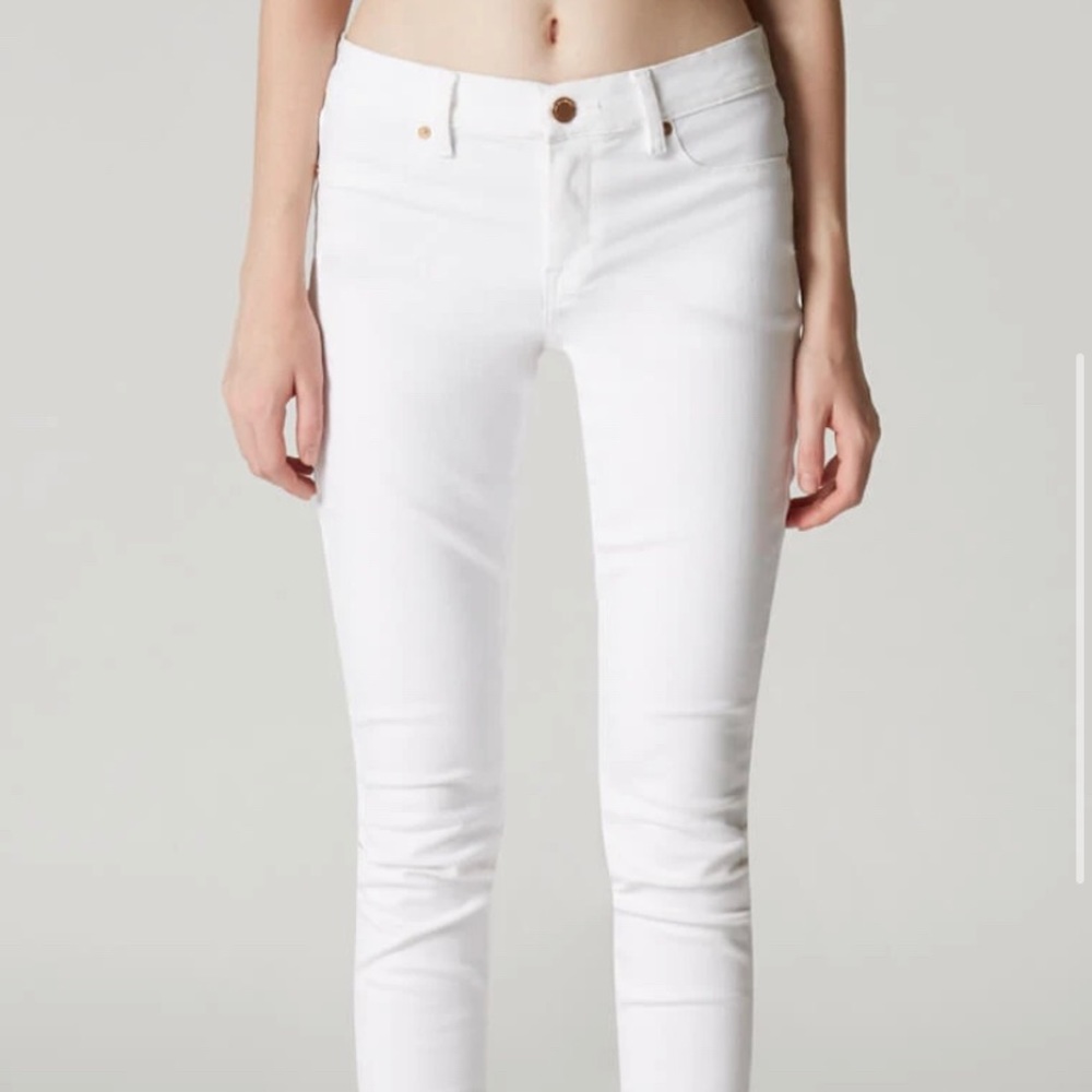 BLANKNYC great white skinny jeans!!!